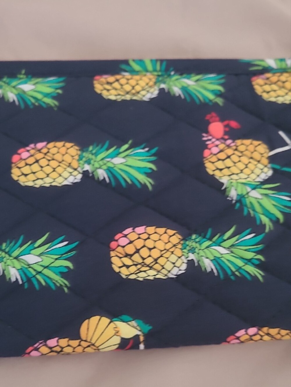Vera Bradley Quilted Pineapple Print Curling And Flat Iron Cover- Navy - Picture 5 of 8